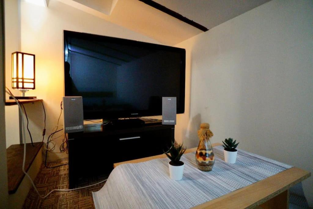 2-Room Cozy Retreat Near City Center بوخارست المظهر الخارجي الصورة